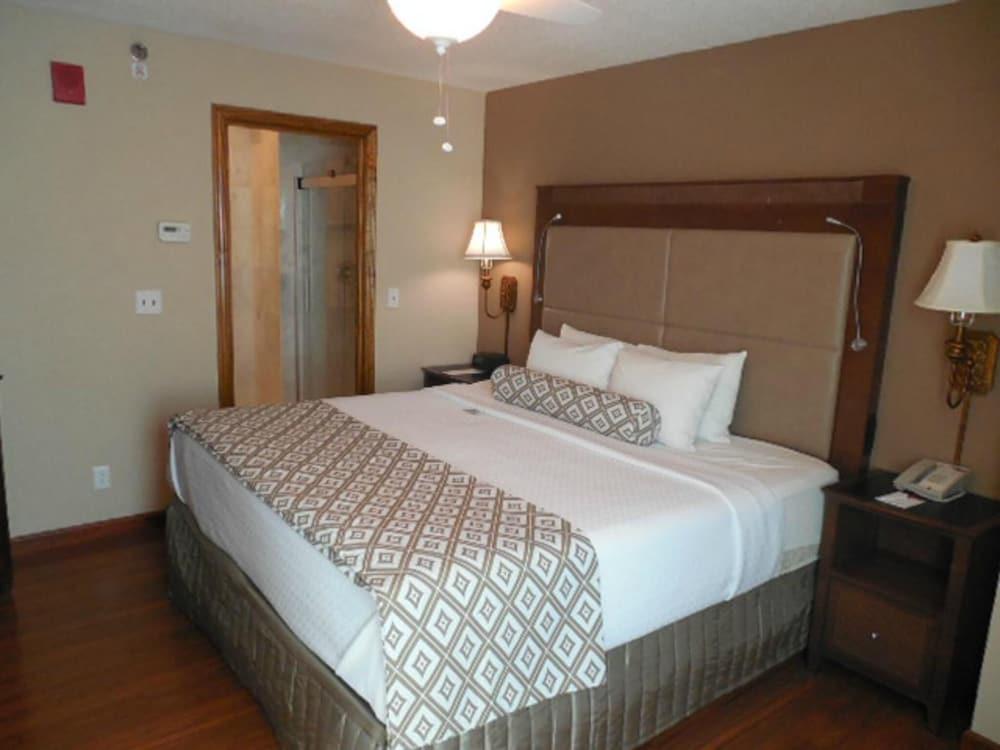 Clayton Plaza Hotel & Extended Stay Exterior photo