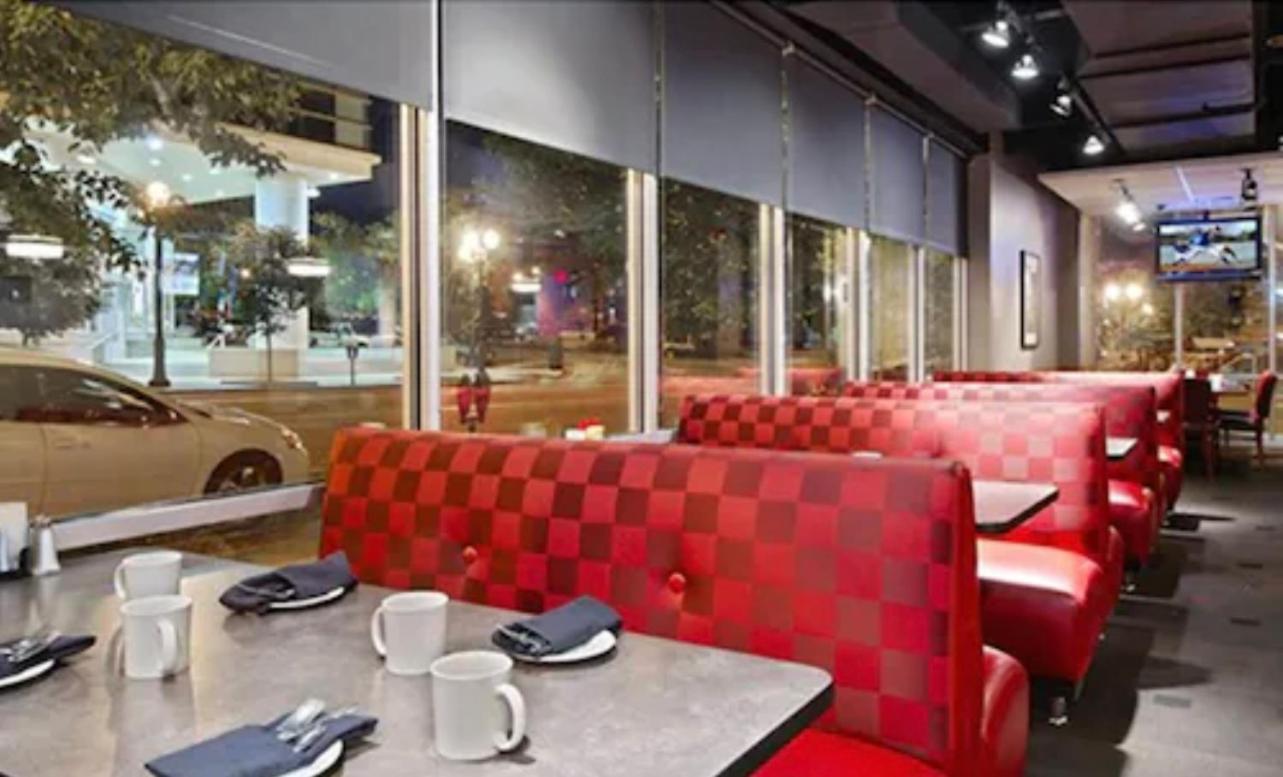 Clayton Plaza Hotel & Extended Stay Restaurant photo