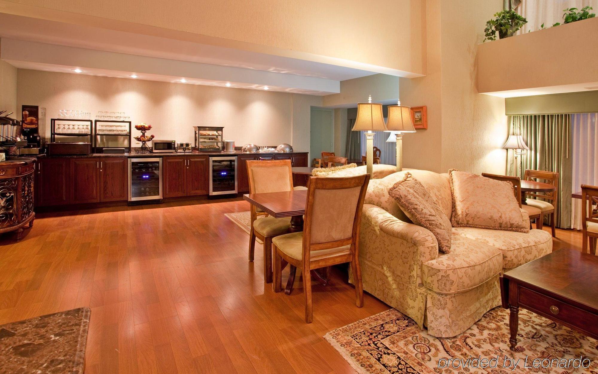 Clayton Plaza Hotel & Extended Stay Restaurant photo
