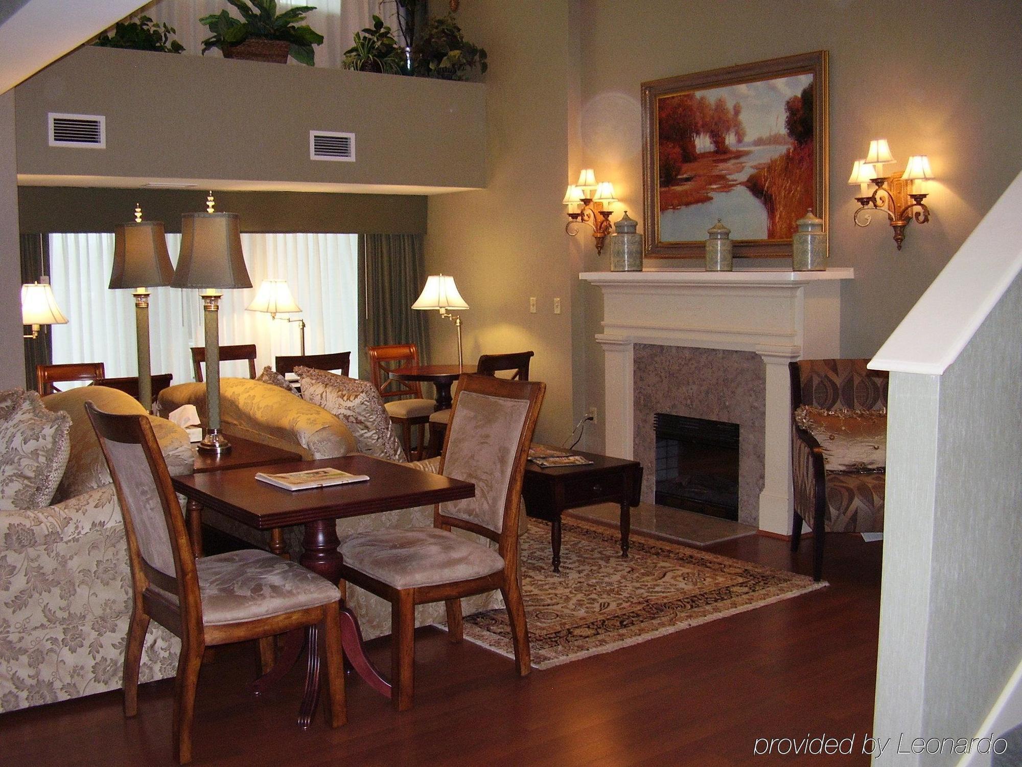 Clayton Plaza Hotel & Extended Stay Interior photo