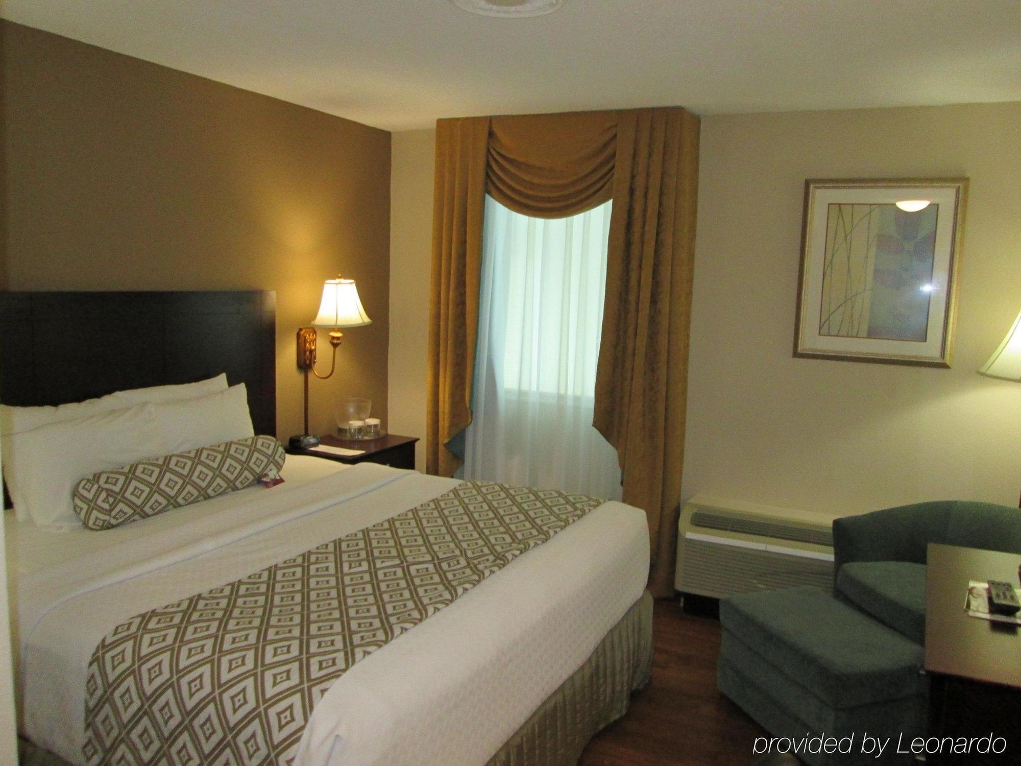 Clayton Plaza Hotel & Extended Stay Exterior photo